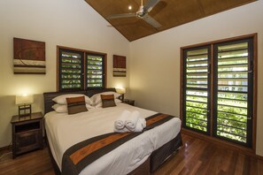 Superior Villa, 2 Bedrooms, Pool Access, Beachfront | 2 bedrooms, iron/ironing board, cribs/infant beds, rollaway beds - Pure Magnetic Villa 4 (Nelly Bay)