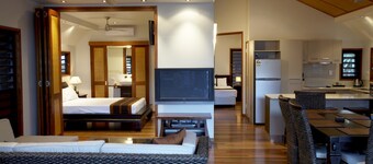 Pure Magnetic Villa 8