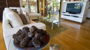 Family House, 3 Bedrooms, Garden View | Living room | TV, DVD player