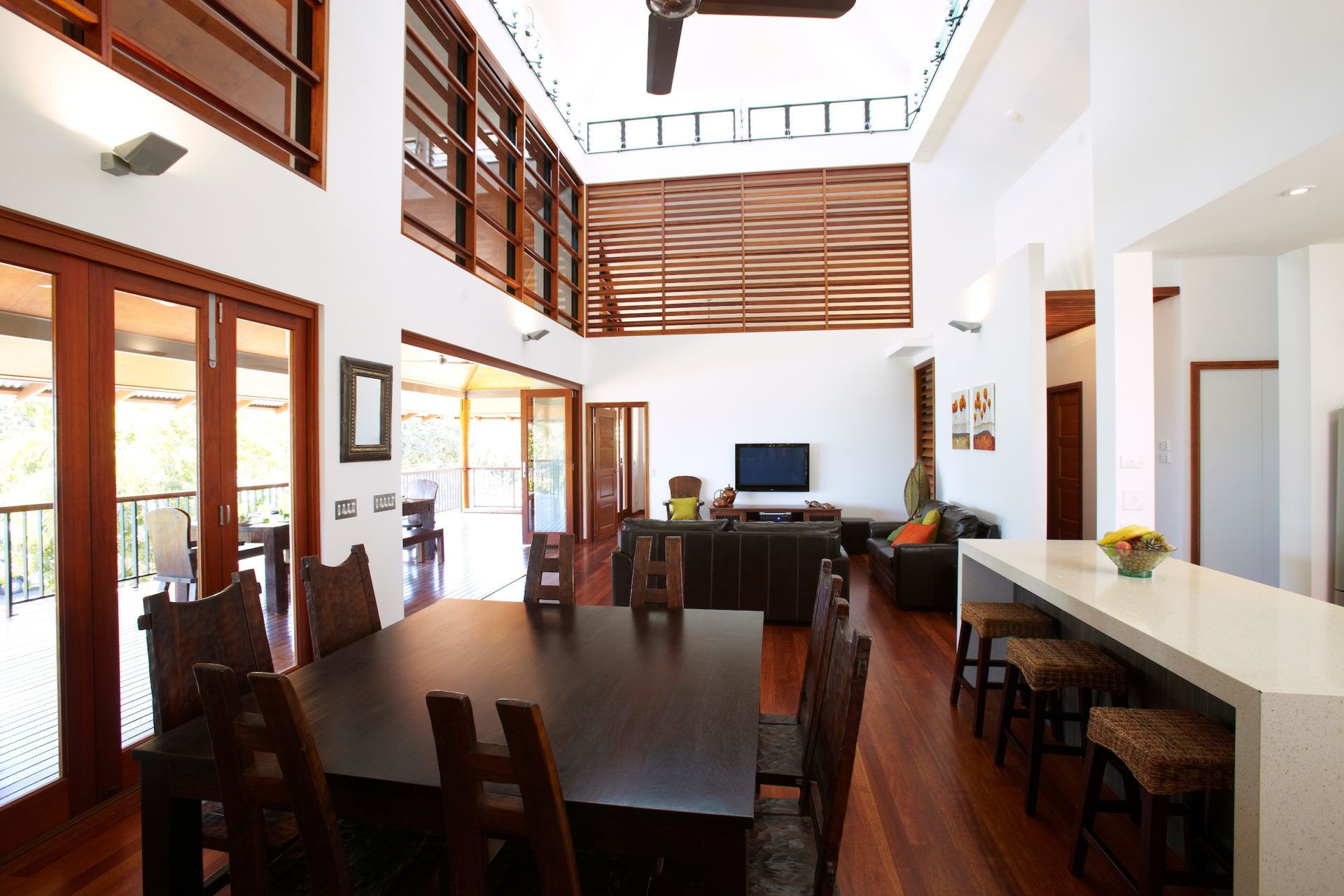 Superior House, 4 Bedrooms, Private Pool, Beachfront | In-room dining