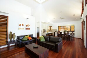 Interior - Villa Kembali (Horseshoe Bay)