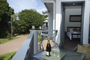 Family House, 3 Bedrooms, Pool Access, Garden View | Balcony