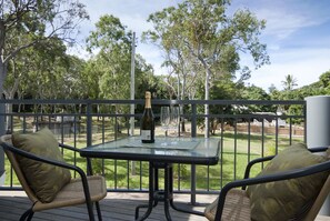 Familiehus, 3 soverom, adgang til basseng, hageutsikt | Balkong