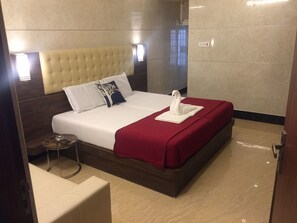 디럭스 더블룸 또는 트윈룸, 흡연 | 고급 침구, 방음 설비, 다리미/다리미판, 간이 침대