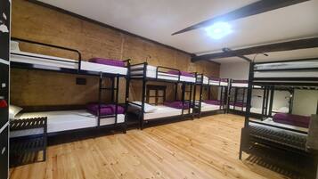 Blendingsgardiner, wi-fi (inkludert) og sengetøy