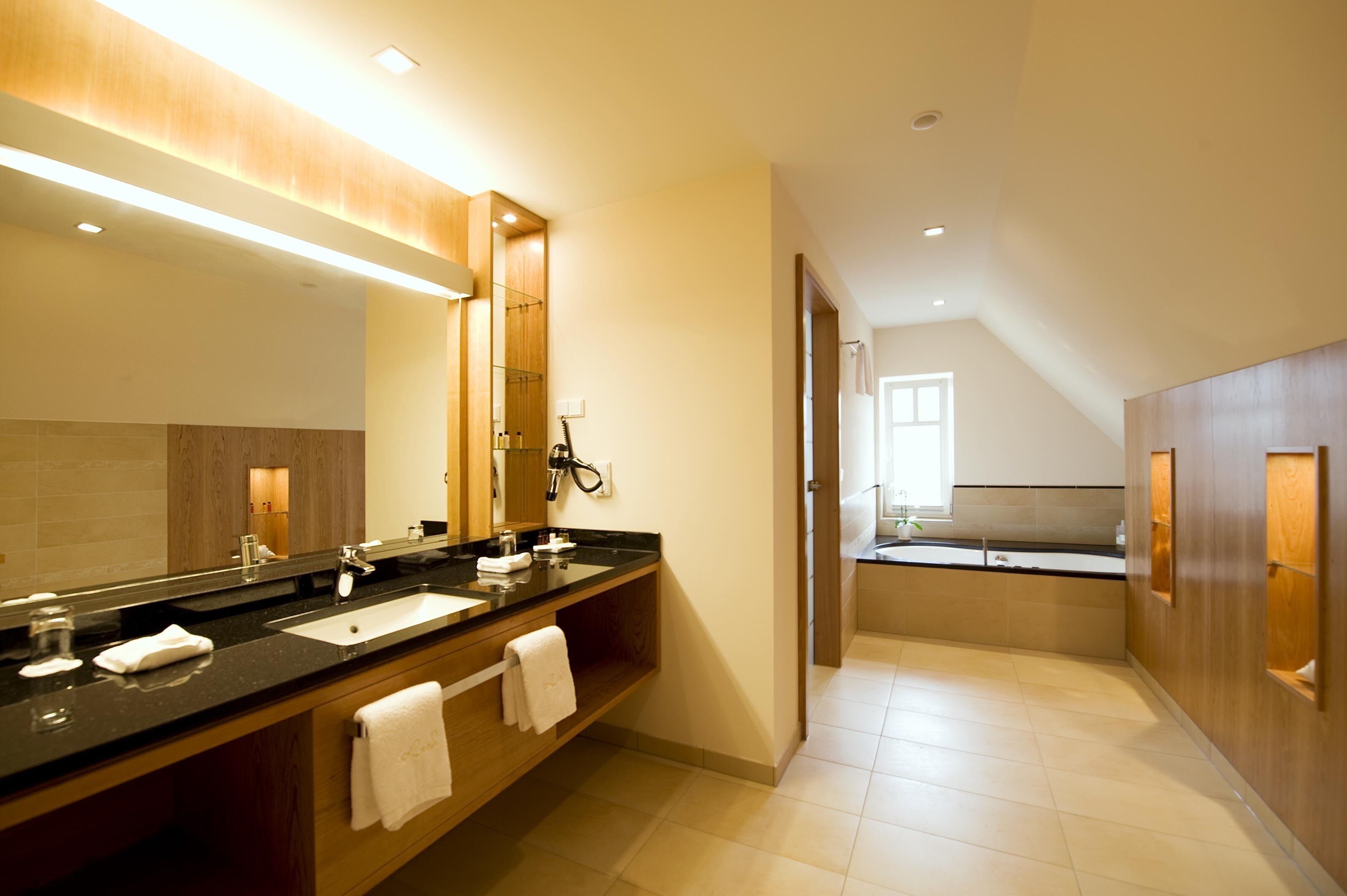 suite | bathroom | shower, free toiletries, hair dryer, bathrobes