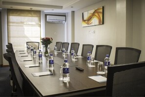 Meeting facility - LONGONOT PLACE SUITES - Nairobi, City Centre CBD (Nairobi)