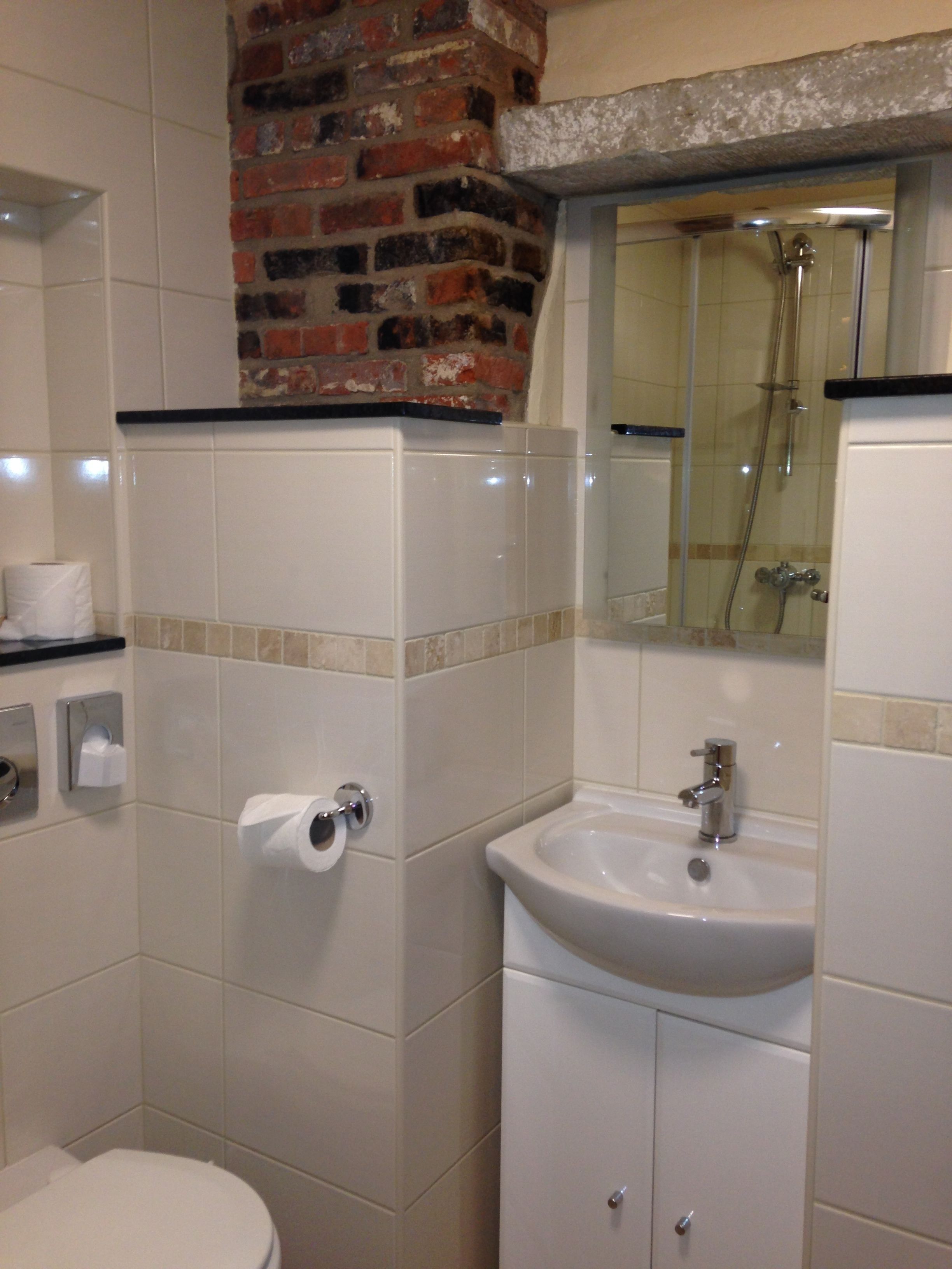 twin room | bathroom | shower, free toiletries, hair dryer, towels