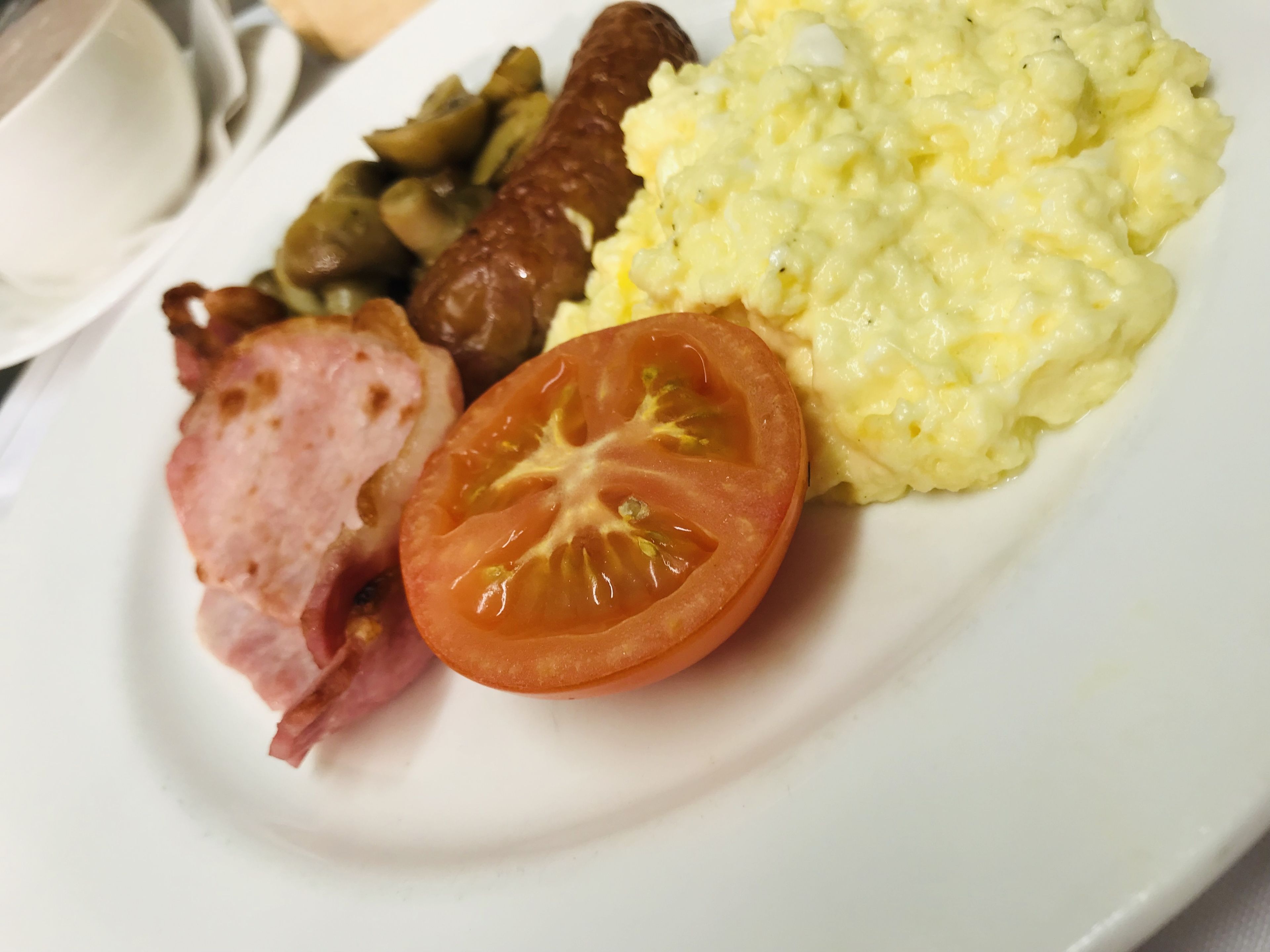 daily cooked-to-order breakfast (gbp 12.5 per person)