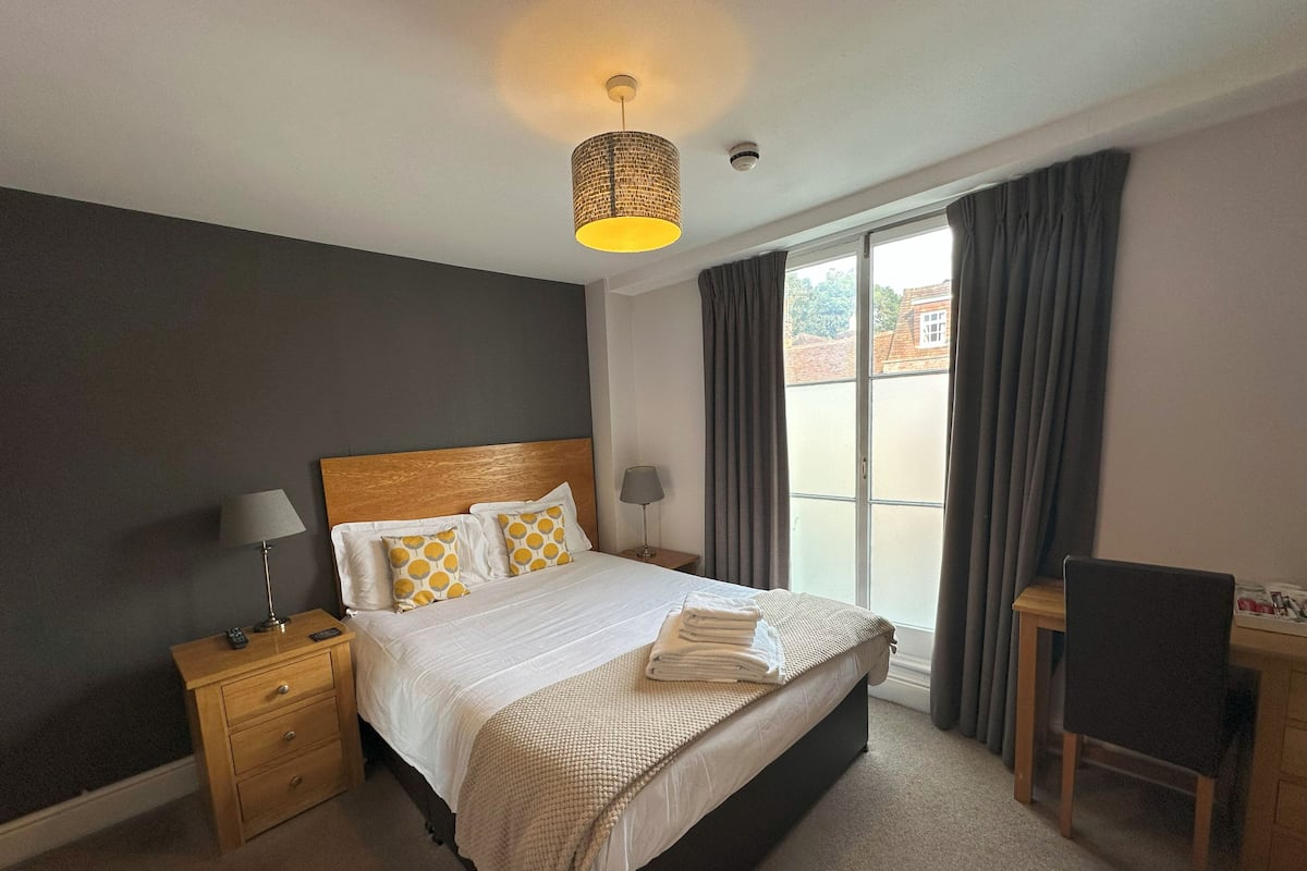 Standard Double Room | Desk, iron/ironing board, free WiFi, bed sheets