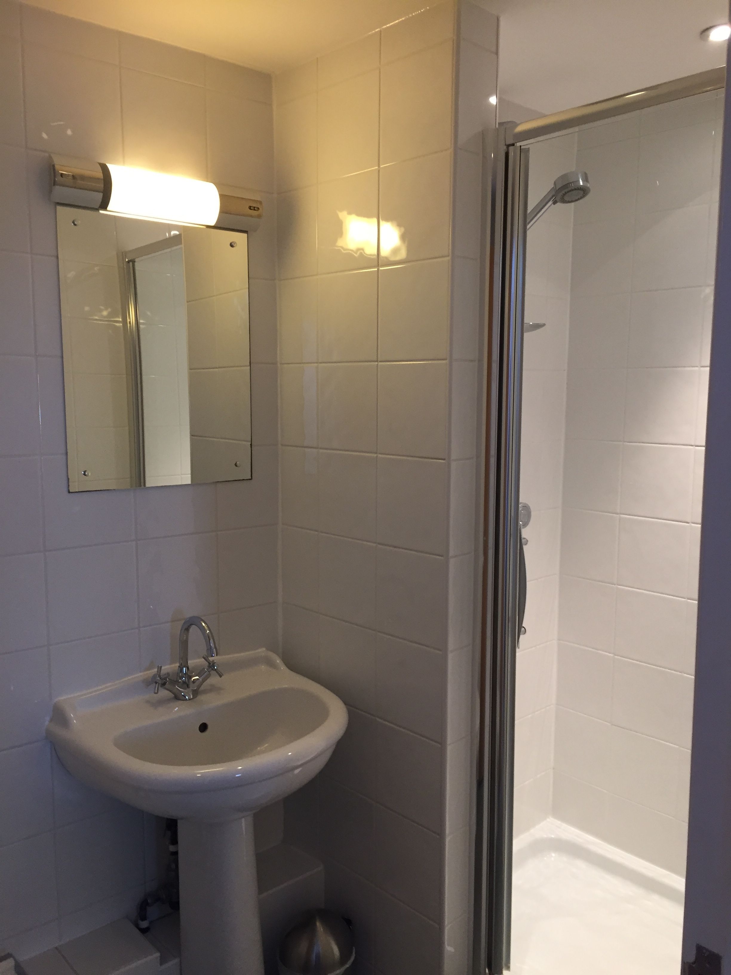 single room | bathroom | shower, free toiletries, hair dryer, towels