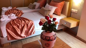 Laptop workspace, blackout drapes, soundproofing, cribs (free) - Hôtel Marhaba (Agadir)