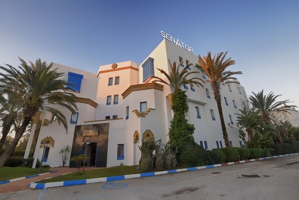 Front of property - Senator Hotel Tanger (Hjar Ennhal)