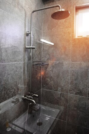 Shower, free toiletries, hair dryer, bathrobes - Small Hotel Bishkek (Bishkek)
