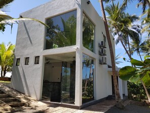 Front of property - Rumassala Villa (Unawatuna)