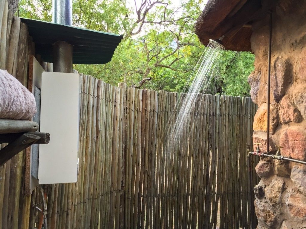 Basic Chalet, Multiple Beds, Balcony, Mountain View | Bathroom shower