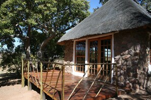 Basic-Chalet, Mehrere Betten, Balkon, Bergblick | Terrasse/Patio