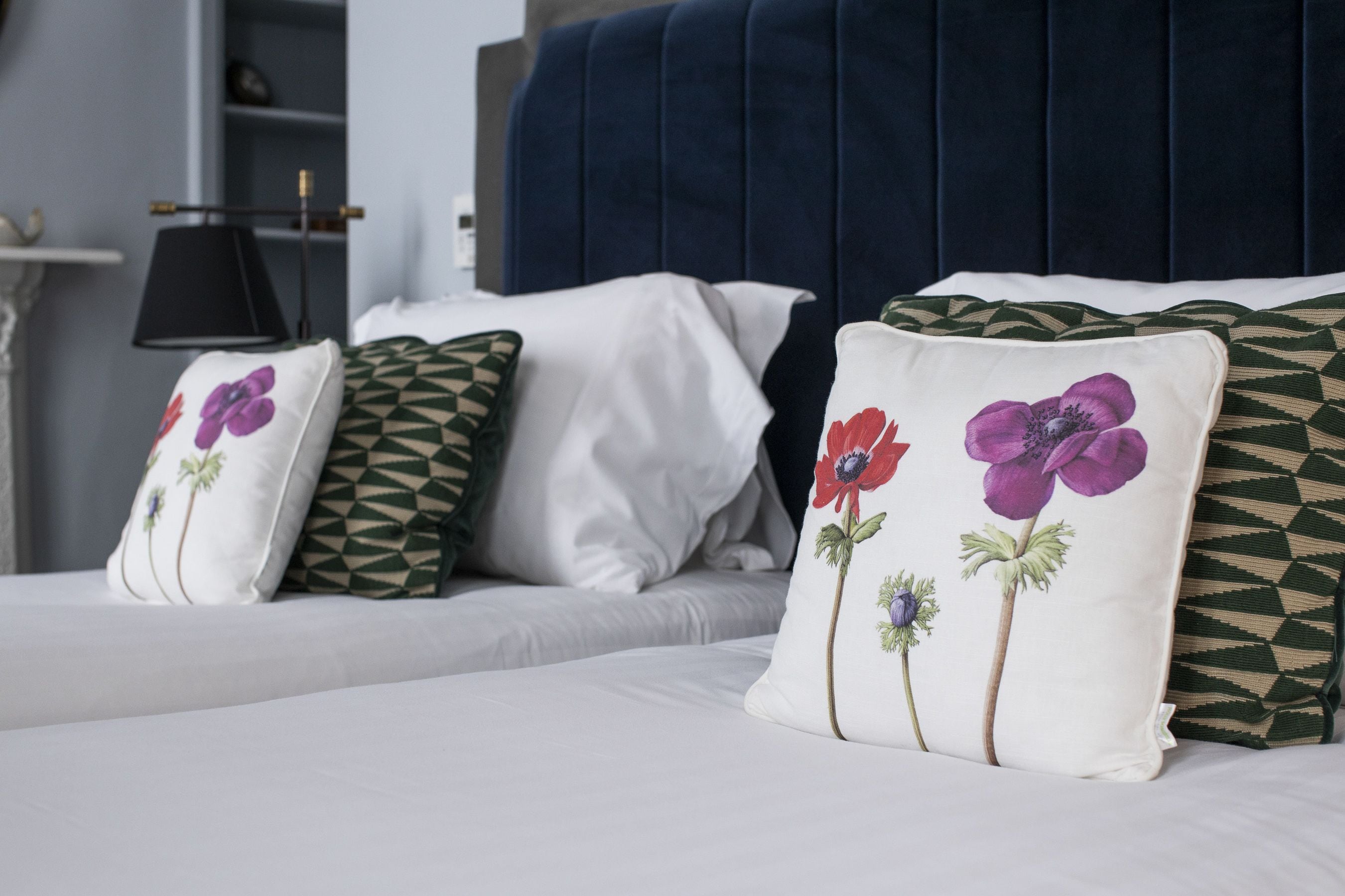 popular twin | premium bedding, minibar, in-room safe, blackout curtains