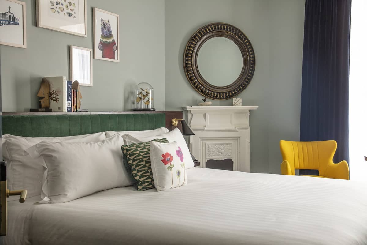 Ropa de cama de alta calidad y minibar