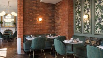 Se ofrece un desayuno a la carta todos los días (por un coste adicional)