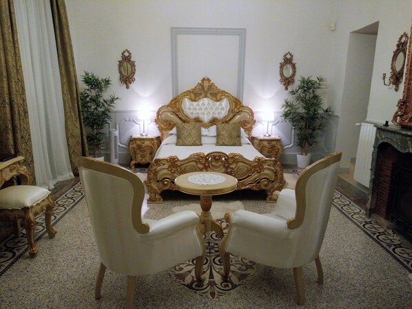 Romantic Suite, Fireplace