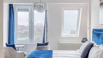 Superior Super King or Twin Suite with Sea View | Premium bedding, individually decorated, individually furnished