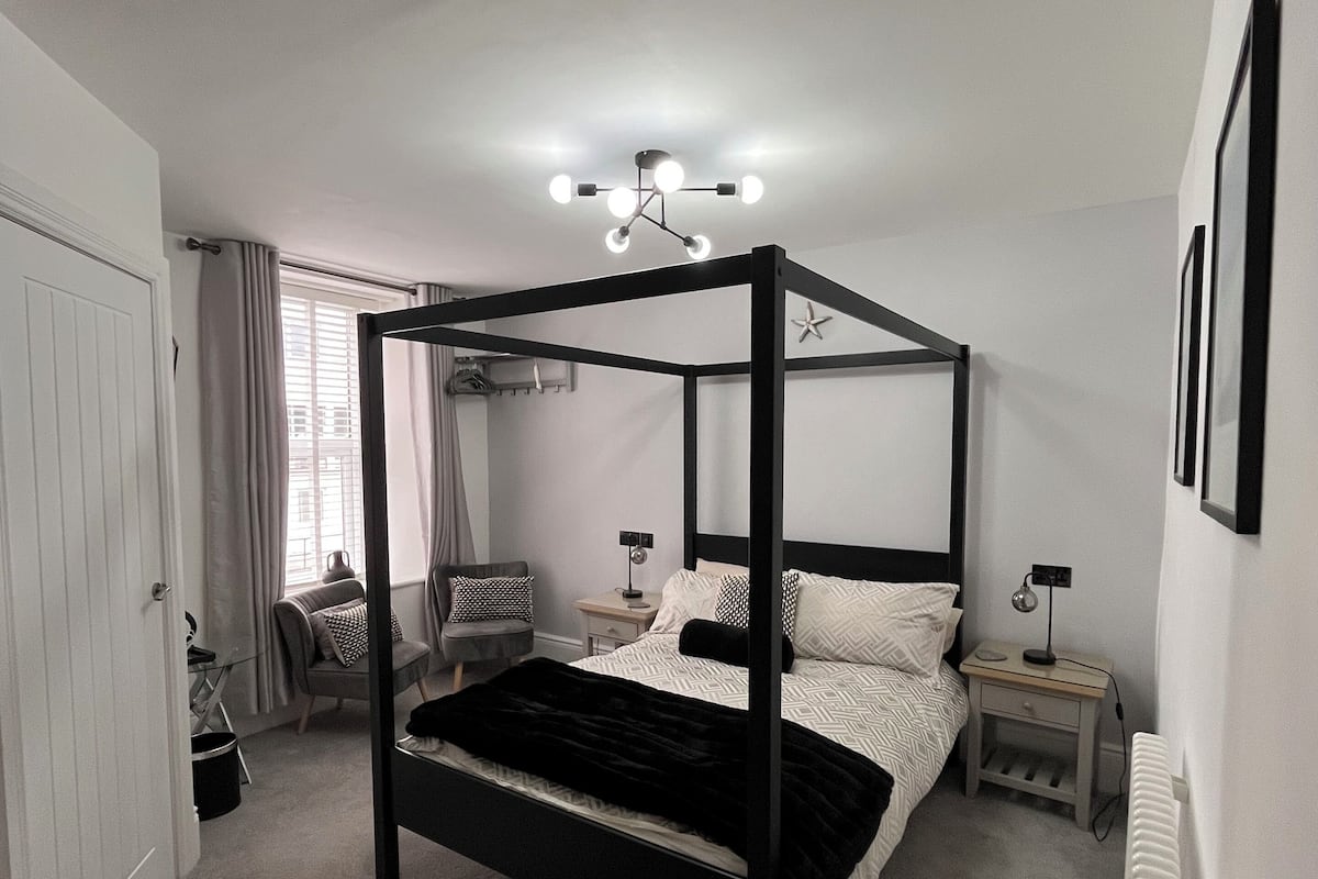 Bộ đồ giường cao cấp, trang trí khác biệt