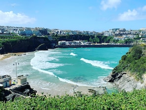 BBQ/picnic area - Lazy Waves Boutique B&B (Newquay)