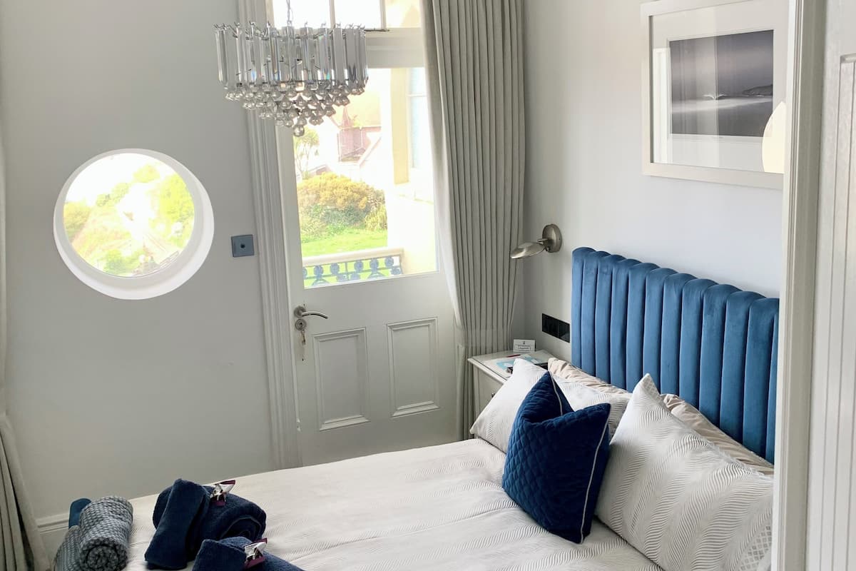 Exclusieve tweepersoonskamer | Luxe beddengoed, individueel gedecoreerd, individueel gemeubileerd