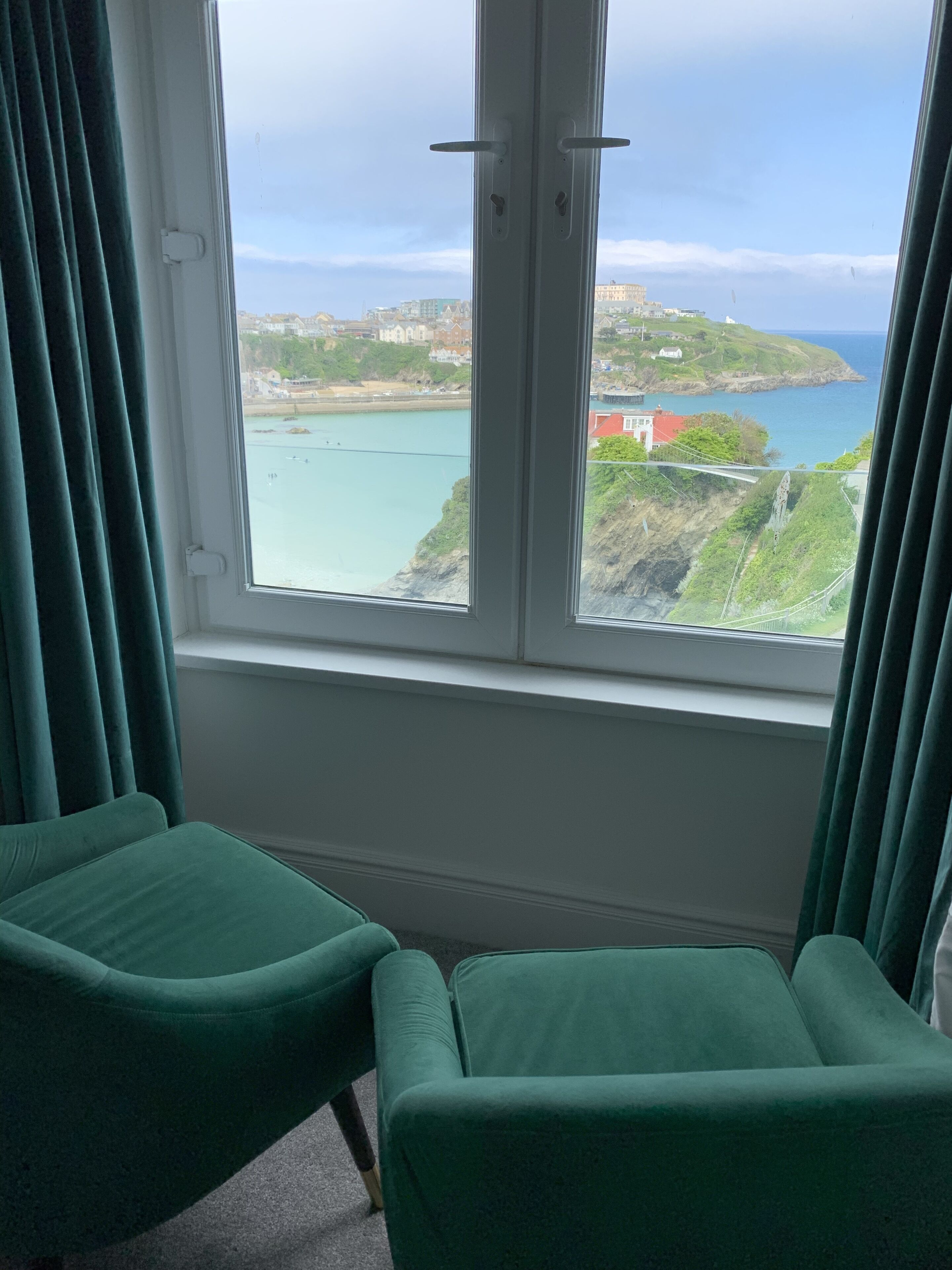 superior super king or twin suite with sea view | premium bedding, individually decorated, individually furnished