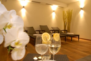 Sauna, bain à remous, hammam, hammam, soins ayurvédiques