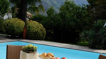 Piscine couverte, piscine extérieure (ouverte en saison)