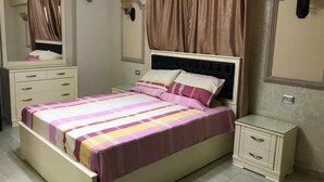 1 bedroom, premium bedding, in-room safe, desk - Fully furnished luxury apartment (Cairo)