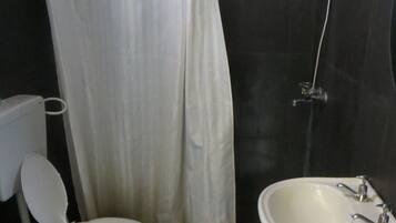 Superior Double or Twin Room, 1 Queen Bed, Club Lounge Access | Bathroom | Shower, free toiletries, hair dryer, towels