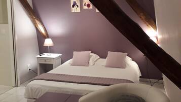 Double Room, Private Bathroom (Iris) | Free cribs/infant beds, rollaway beds, free WiFi, bed sheets