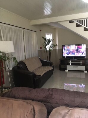 Lobby sitting area - Hotel Solar da Montanha (Campos do Jordão)