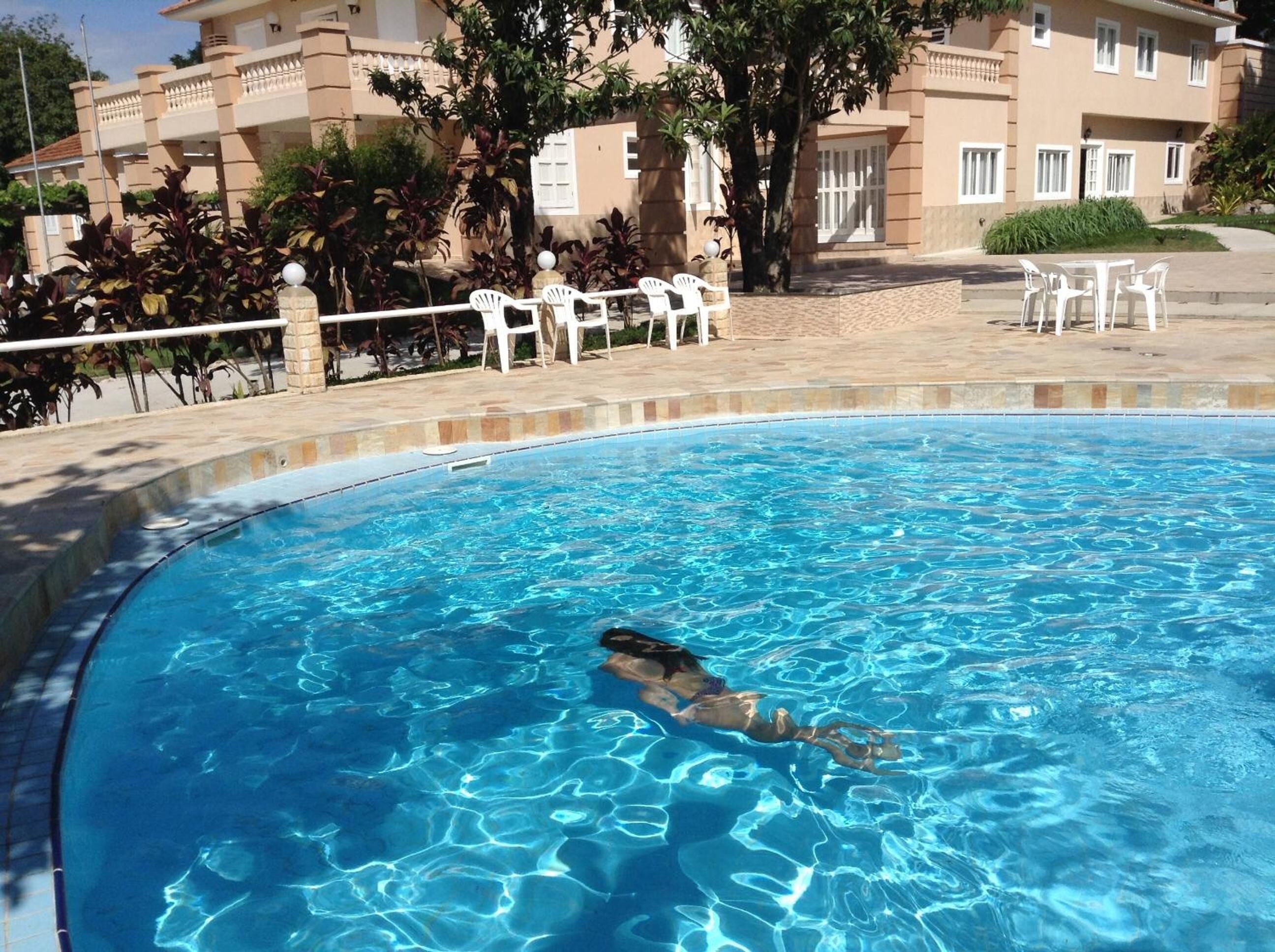 outdoor pool, pool loungers