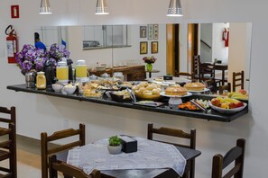 Petit déjeuner continental compris tous les jours