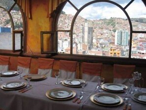 Free daily buffet breakfast - Estrella Andina Hotel (La Paz)