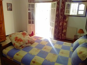 1 bedroom, free WiFi, bed sheets