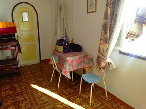 1 chambre, accès au Wi-Fi (inclus), literie fournie