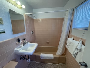 Standard Room, 2 Double Beds, Non Smoking | Bathroom - American Safari Motel (Wildwood Crest)