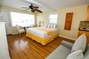 Room, Non Smoking | Free WiFi, bed sheets