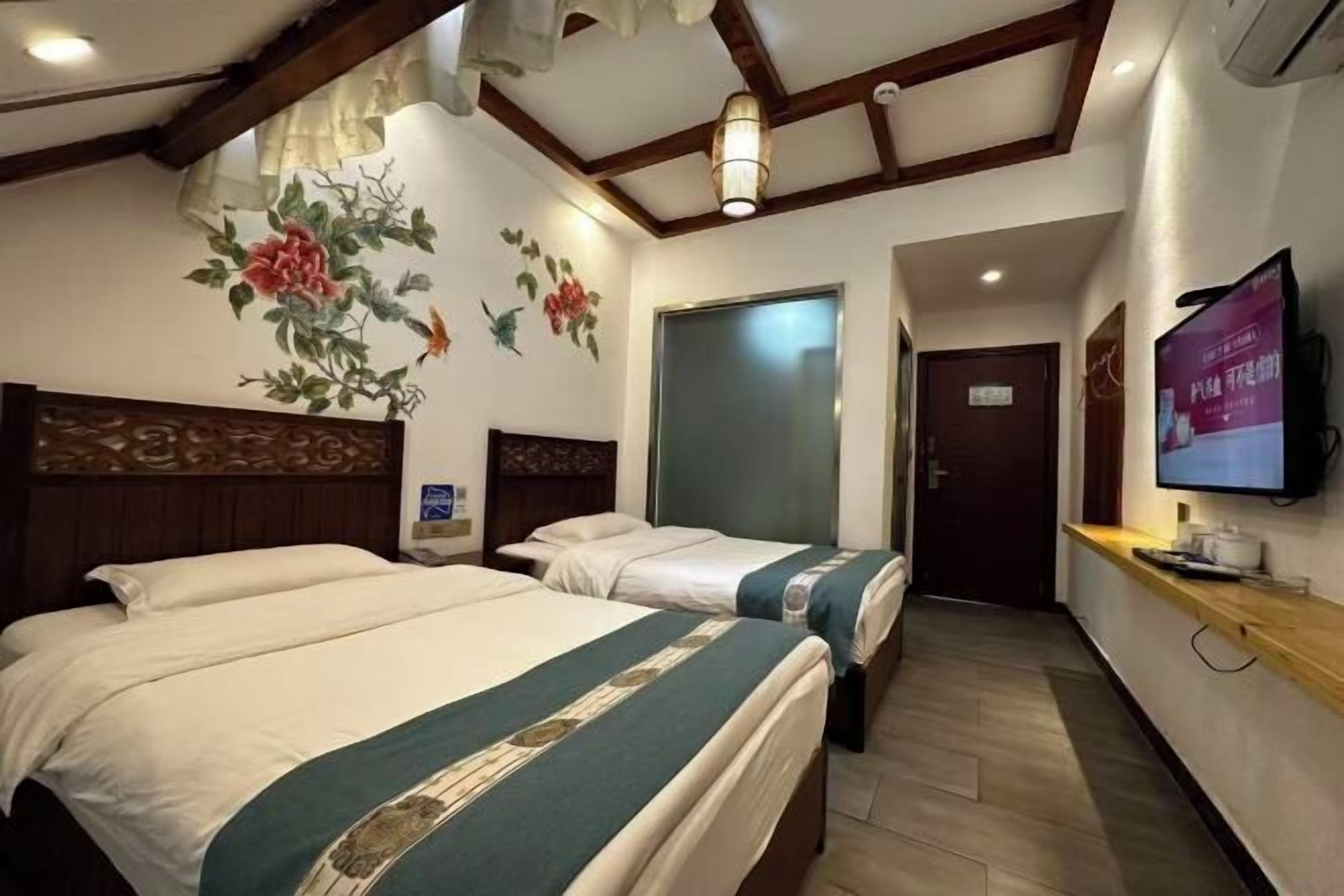 Desk, blackout drapes, free WiFi