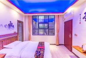 Superior Twin Room | Desk, blackout drapes, free WiFi - Qian Mo Inn (Zhangjiajie)
