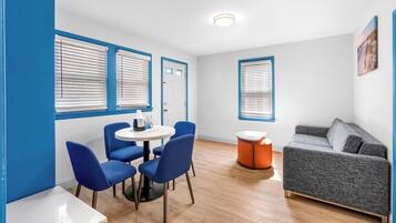 Suite, 2 Bedrooms, Kitchen | Living area | TV