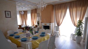 Free daily full breakfast - La Locanda Francigena (Lucca)
