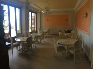 Breakfast area - Akraion (Penteli)