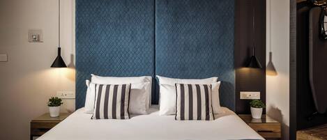 In-room safe, individually decorated, individually furnished, desk