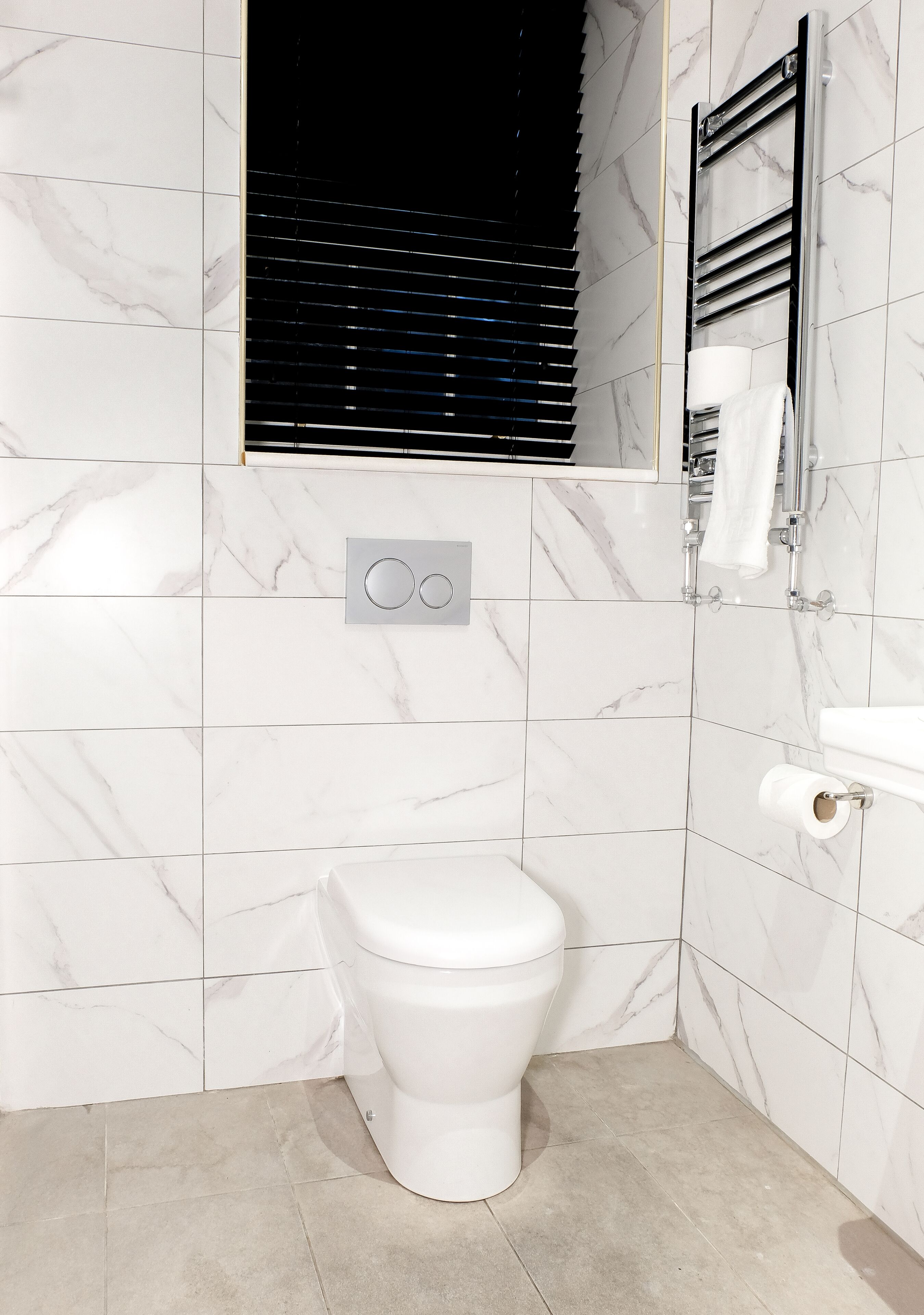 cozy double | bathroom | shower, free toiletries, towels